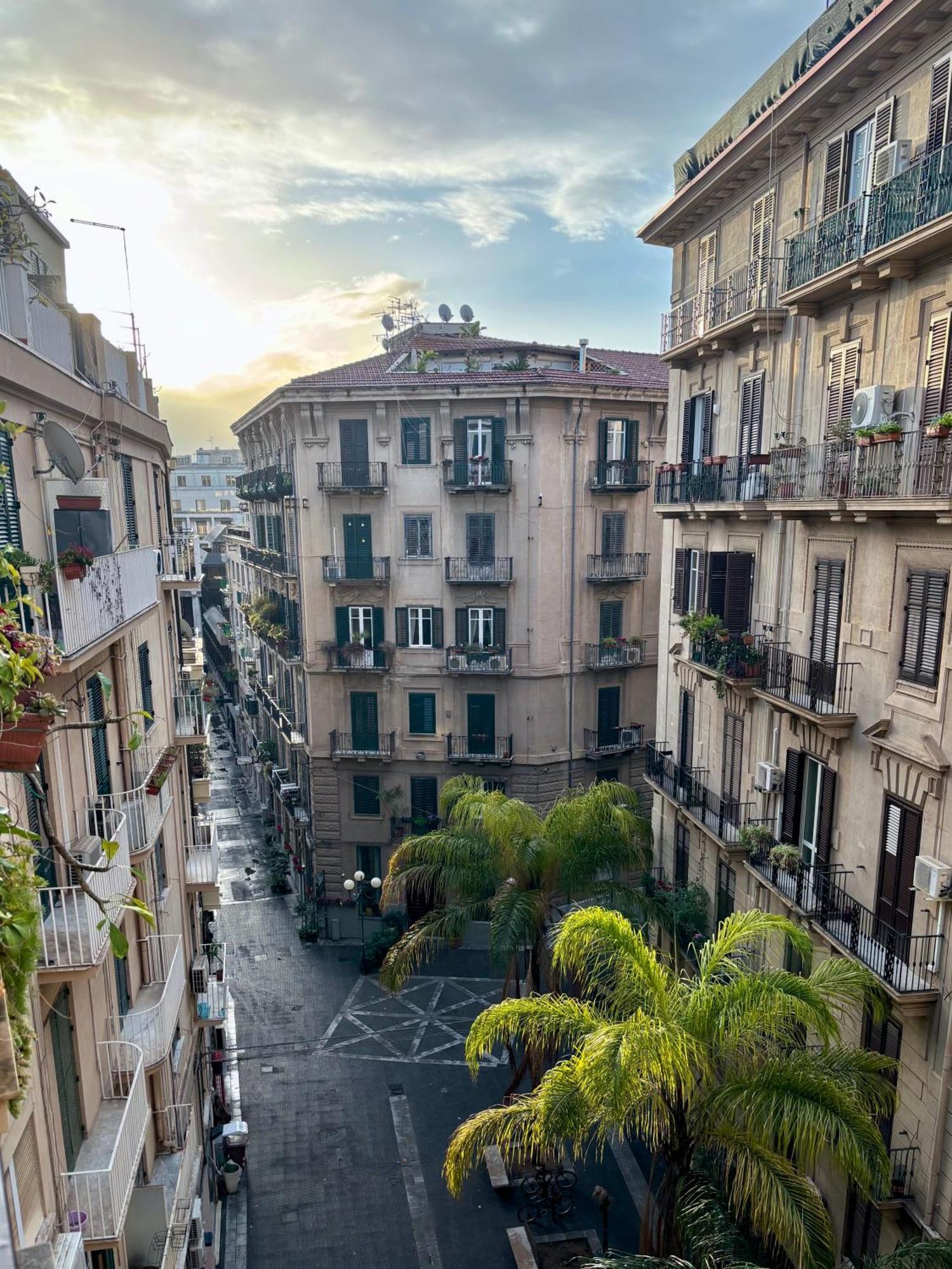 Castelnuovo Rooms #Politeama Palermo Exterior photo