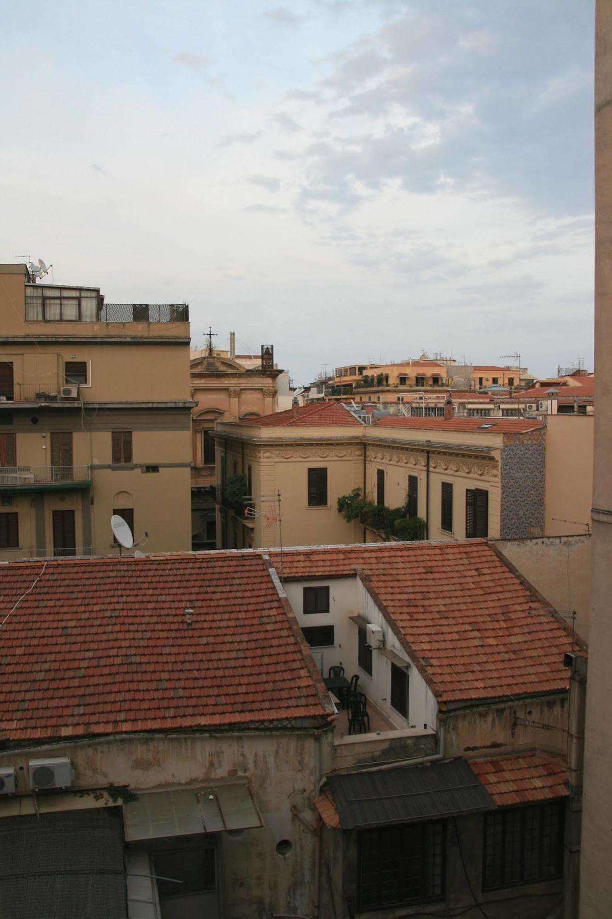 Castelnuovo Rooms #Politeama Palermo Exterior photo